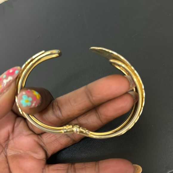 🛑🛑Sold- Vintage Cloisonné Floral Butterfly Hinge Bracelet - Picture 7 of 15